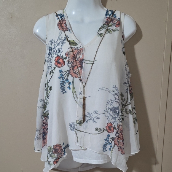 Signature Studio Tops - Signature Studio Floral V-Neck Tank Top - White and Pink